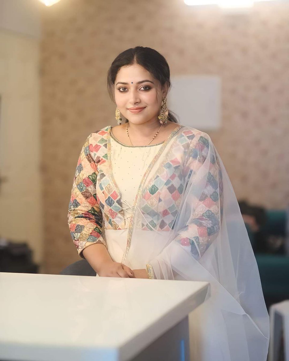 AnusitharaOffl's tweet photo. 🌸🤍 https://t.co/stNYT7qJq0