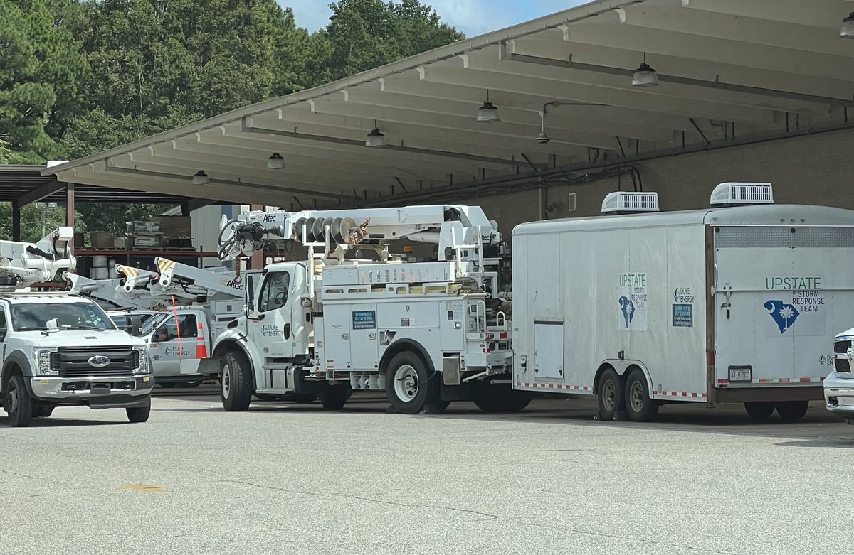 Took this photo yesterday as @DukeEnergy crews in Anderson prepared to respond to Idalia. 

Always impressed by the dedication of the men and women charged with restoring power in the wake of storm damage.  #ThankALineWorker