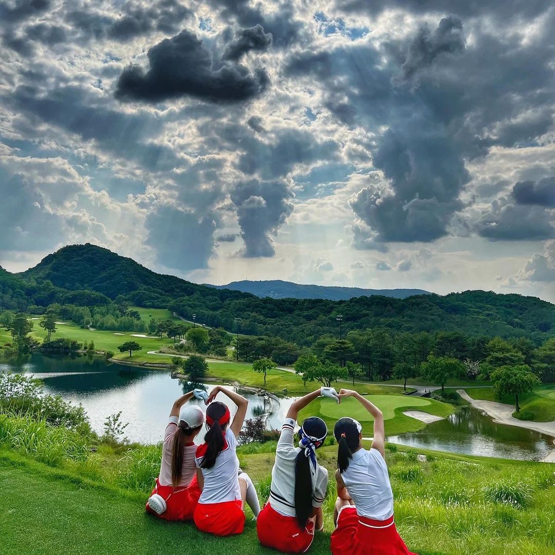 GoodMorningEL's tweet photo. ⛳️ living in our world, it is utterly impossible to understand people without reading. --Gorky
#golf #golfporn #golfday #lovegolf #volkswagengolf #golfcoach #golfshot #golfchannel   #golfstyle #golfisfun #golflifestyle #golfdigest  #golflife #golfer #golfing #golfstagram https://t.co/yYPeBBBXiK