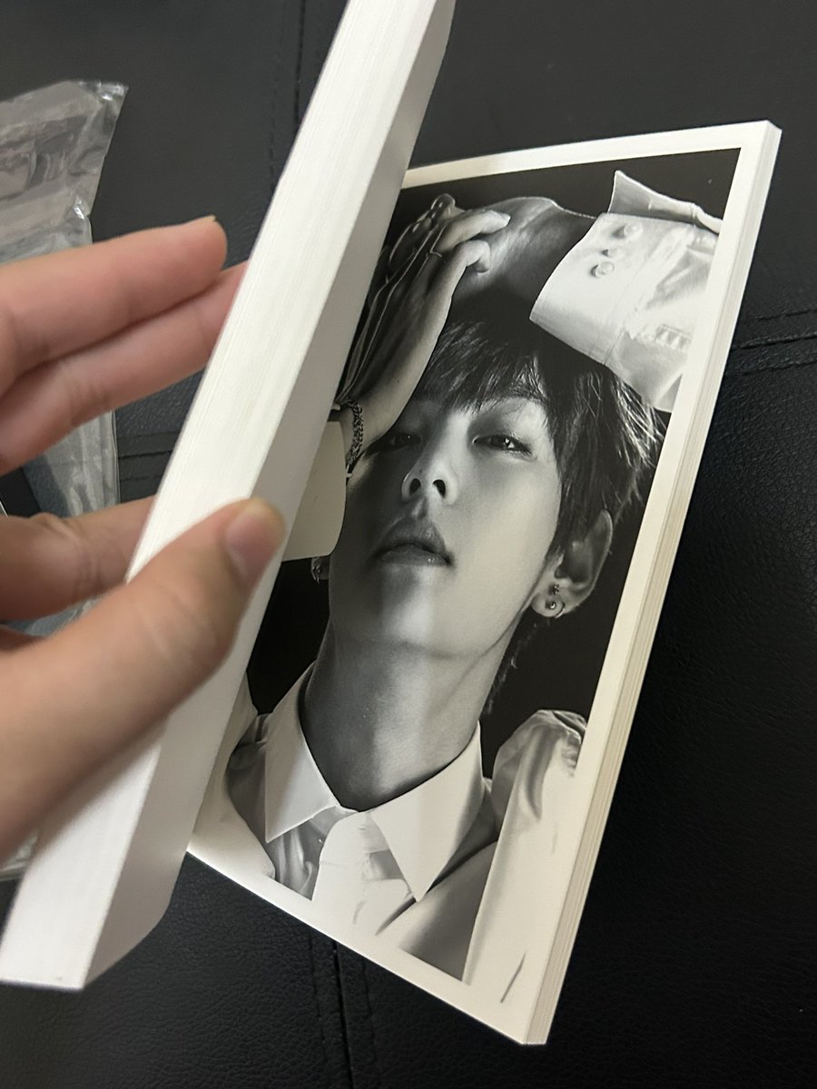 wingsgum's tweet photo. ขาย  The wings tour :photo book (face photo collection) ของแท้ ไม่มีตำหนิ 1,000บาทรวมส่ง  ต่อรองราคาได้ เดมมาสอบถามได้นะคะ #ตลาดนัดบังทัน #ตลาดรถไฟบังทัน #ตลาดบังทัน #ตลาดนัดอาร์มี่ #ขายการ์ดบังทัน #ปล่อยของสะสมบังทัน #อัลบั้มบังทัน #บั้มเปล่าบังทัน https://t.co/0ObjMyhaHj