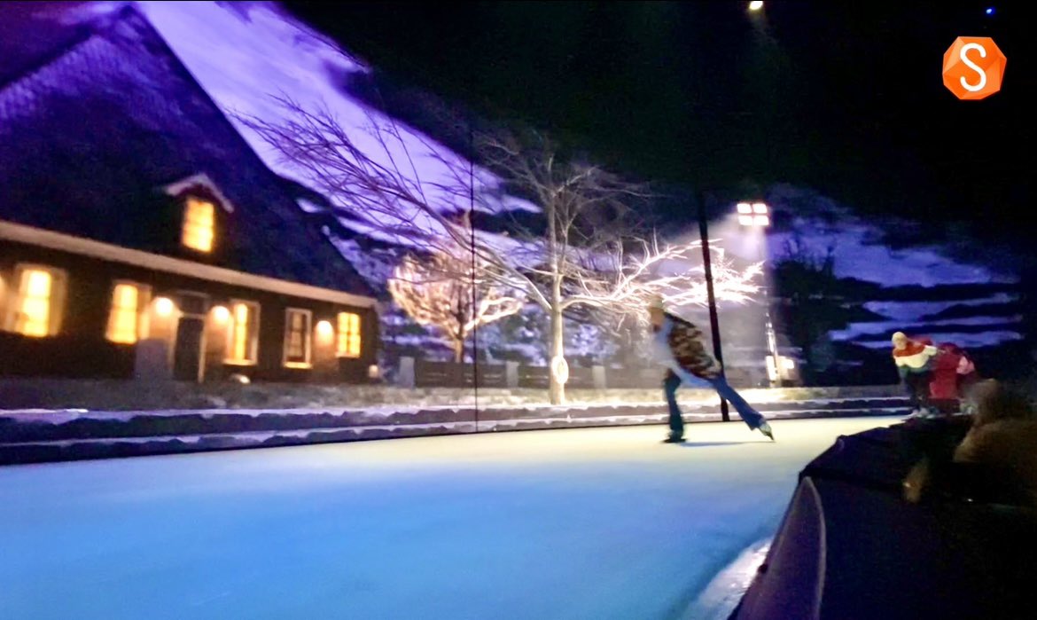 MargrietdeS's tweet photo. Van de #aftermovie voor het #schaatstrainerscongres op @papendal voor @schaatsennl naar de #persdag van de opening van het Friso Theater, die speciaal gebouwd is voor @DeTochtMusical
Mooi hoe passies samenkomen #sport #interviewen #presenteren #filmen 🙏🏼
Tige Tank :) 🎤🎥✨ https://t.co/0IQOluTcMh