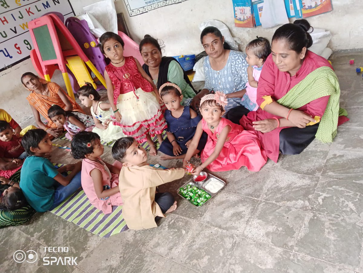 જૂનાગઢ જિલ્લાના ICDS ઘટક ભેંસાણના તમામ સેજાના આંગણવાડી કેન્દ્રો પર ઉત્સાહભેર પવિત્ર ભાઈ બહેનના તહેવાર રક્ષાબંધનની ઉજવણી બાળકોના માતા પિતા તેમજ લાભાર્થીઓ સાથે કરી ICDS વિભાગની સેવાની માહિતી આપી...

VERY GOOD 💐💐
#RakshaBandan 
<a href="/WCDGujarat/">Women & Child Development, Govt of Gujarat</a> <a href="/IcdsDist/">ICDS PO Junagadh</a> <a href="/NitinJo333/">Nitin Joshi</a> #happyrakhi