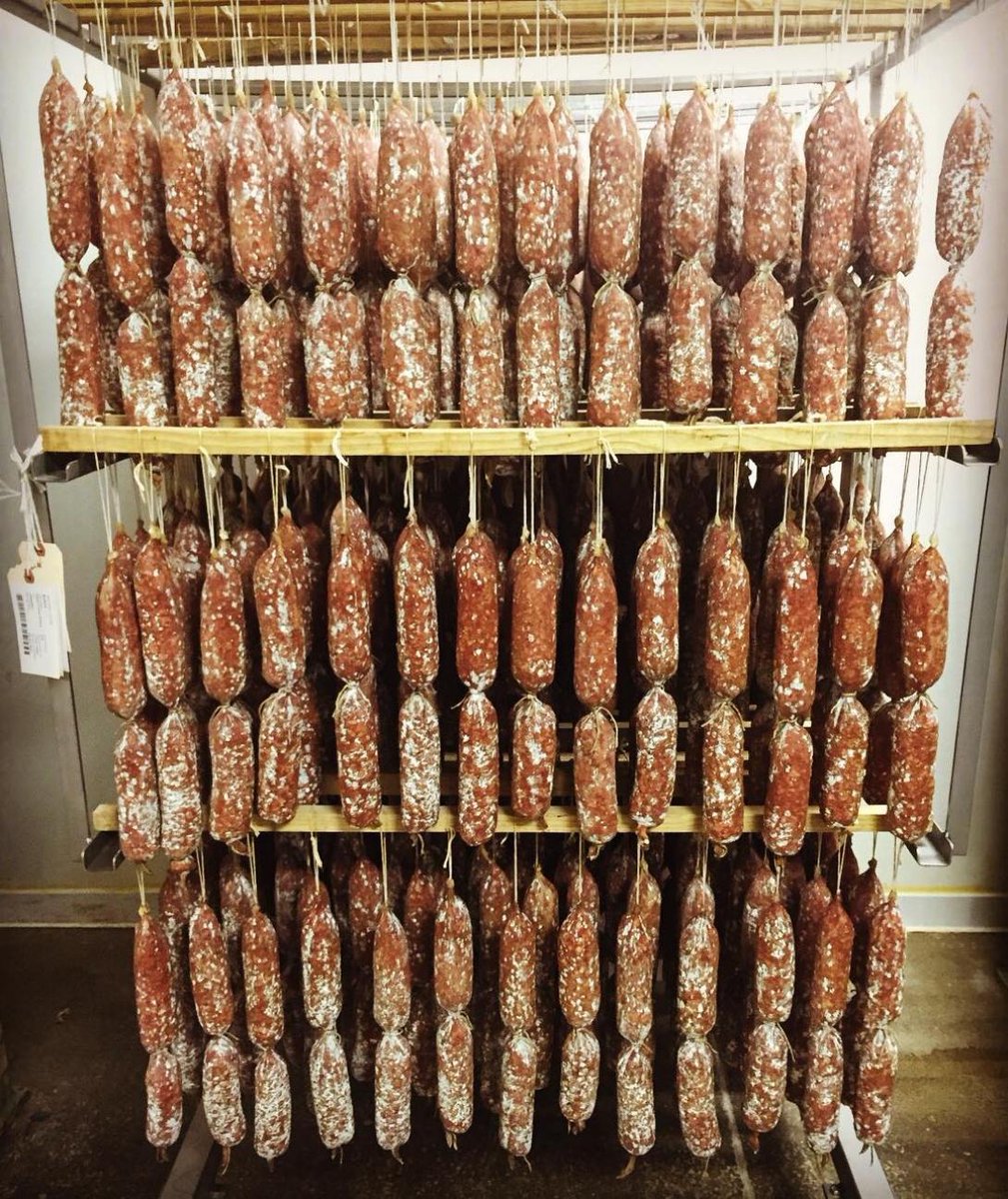 🚨#GiveAway Retweet for chance to win $50 Gift Card - thanks for helping to spread the word #NowHiring! 
On-the-job training provided for Salumi + Sausage Maker: use old-school butchering techniques + modern, custom-made equipment. Info + apply online at smokinggoose.com/smokesignals
