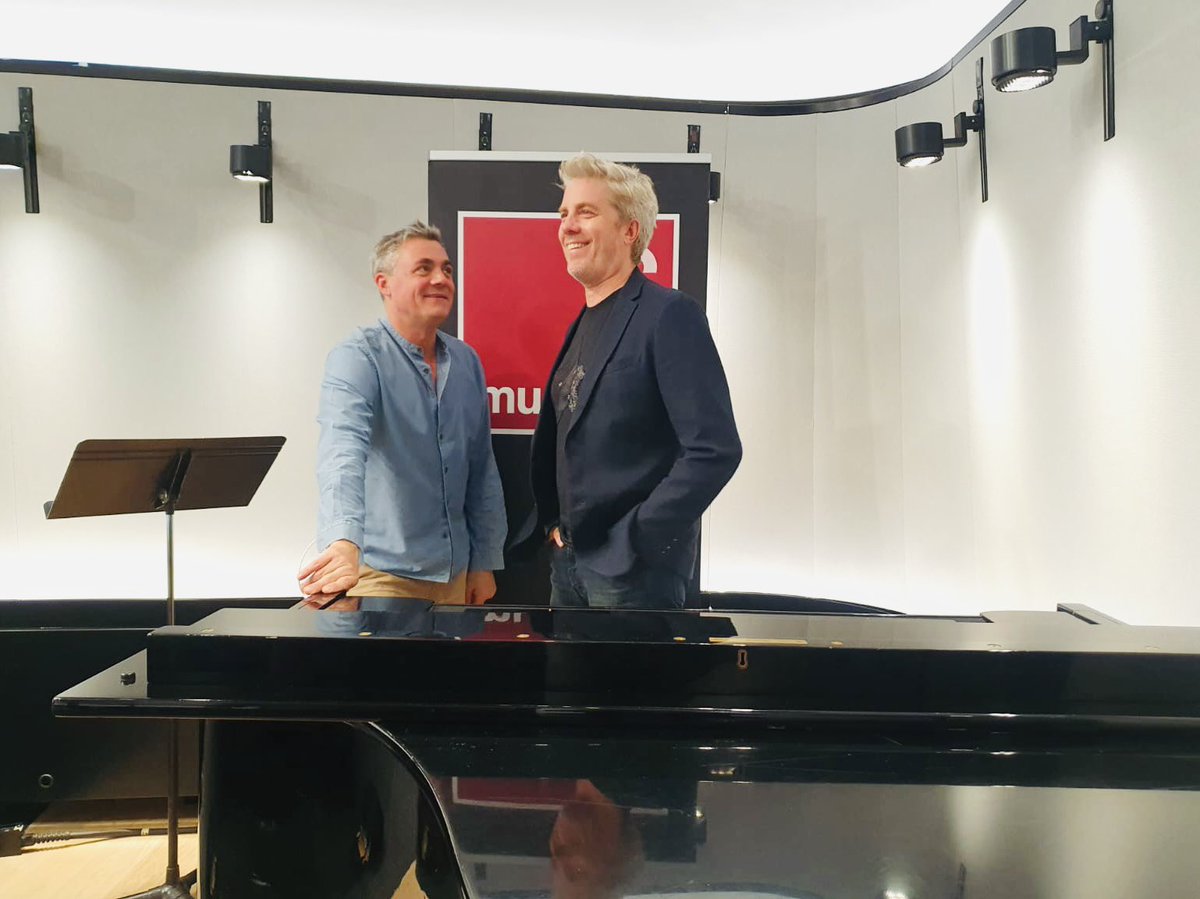 Stéphane Grant (@stephanegrant) on Twitter photo Le grand Kyle Eastwood 😉 était l’invité ce matin de <a href="/jburbain/">Jean-Baptiste Urbain</a> sur #FranceMusique ✨
Replay ici ! 👉 radiofrance.fr/francemusique/… Le grand Kyle Eastwood 😉 était l’invité ce matin de <a href="/jburbain/">Jean-Baptiste Urbain</a> sur #FranceMusique ✨
Replay ici ! 👉 radiofrance.fr/francemusique/…