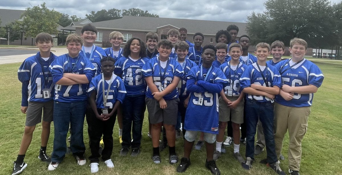 EastSamford's tweet photo. 7th grade football kicks off their season against Opelika tonight at The Duck at 5! 🏈 #essrocks #letsgo https://t.co/9DAs6i5pV0
