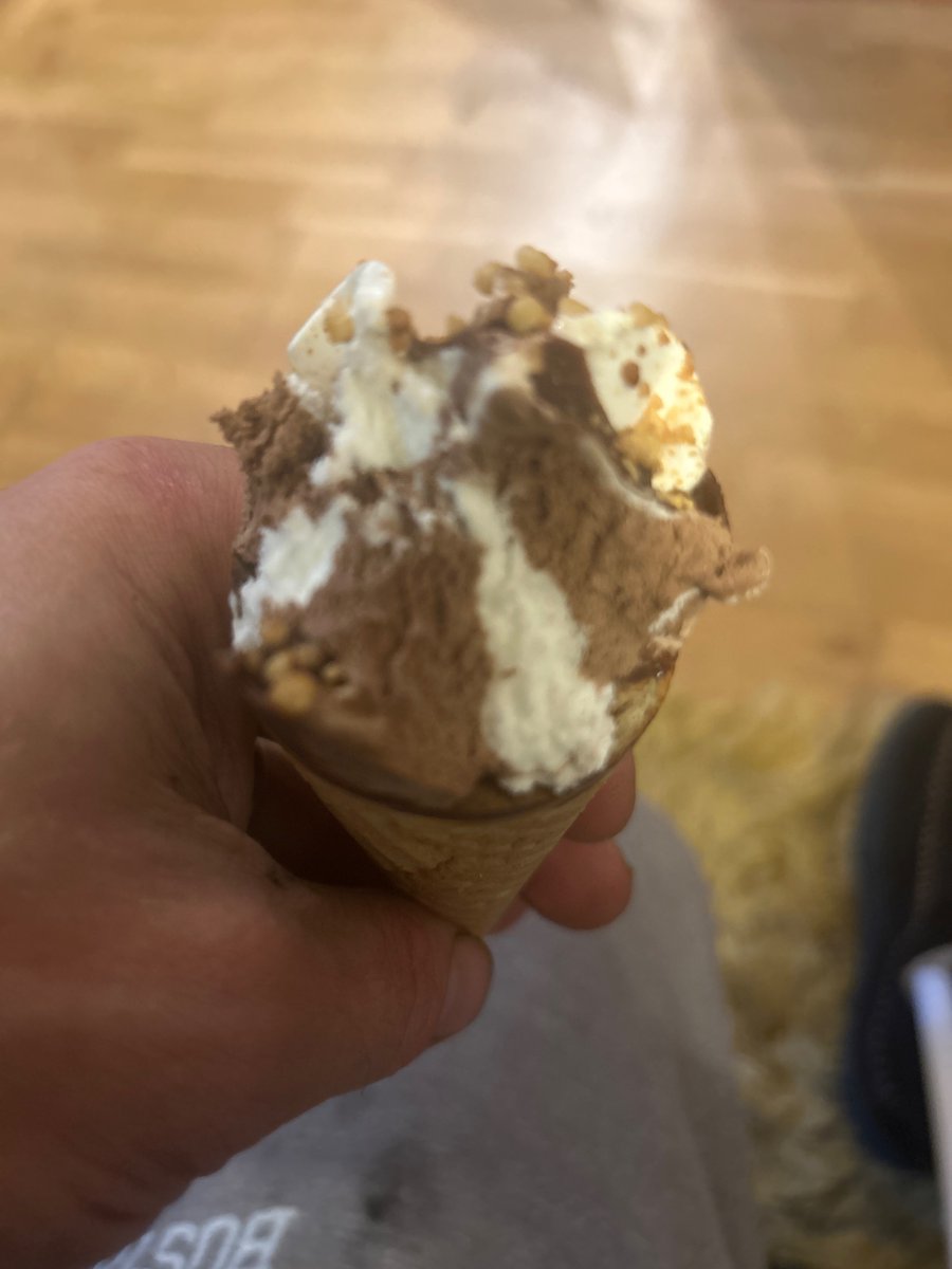 boilerman_uk's tweet photo. @PicturesFoIder Black aldi cornetto https://t.co/xBqqdtG04V