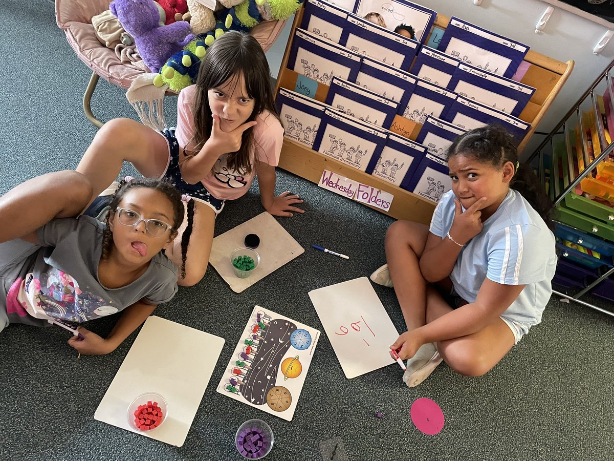 michelle_sterns's tweet photo. Sailors, Subtraction, and (Taylor) Swift make for the best math rotations ☺️ #nauknights https://t.co/FtEMJLi79Q