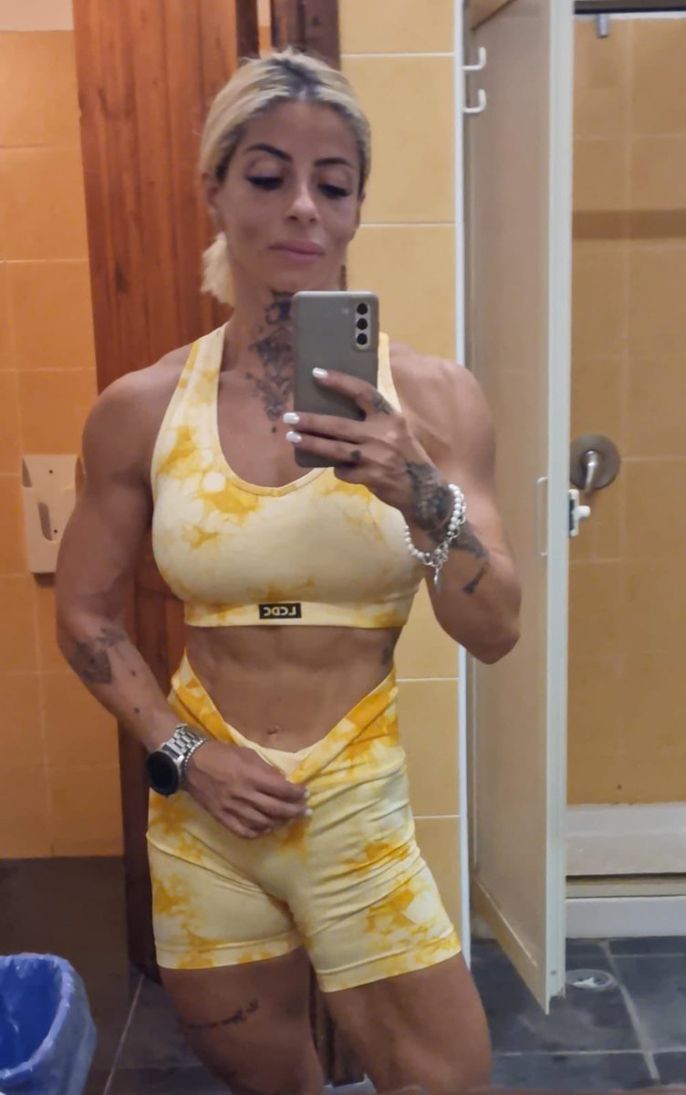 La mia nuova collaborazione… casacampioni.com/discount/ALEFI…… andate a dare un’ okkiata a questi super outfit… per i nuovi iscritti-40% + un meno 15% con il mio codice sconto.. rt please