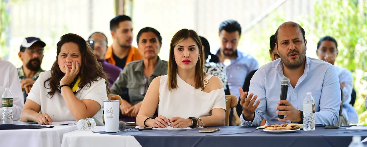 Presentes en el primer informe de actividades del Zoológico Sahuatoba, estamos seguros que se vendrán buenos proyectos en materia ambiental en conjunt con la sociedad. 🏡🌲

#encasalafamiliadecide
#Al100ConDurango