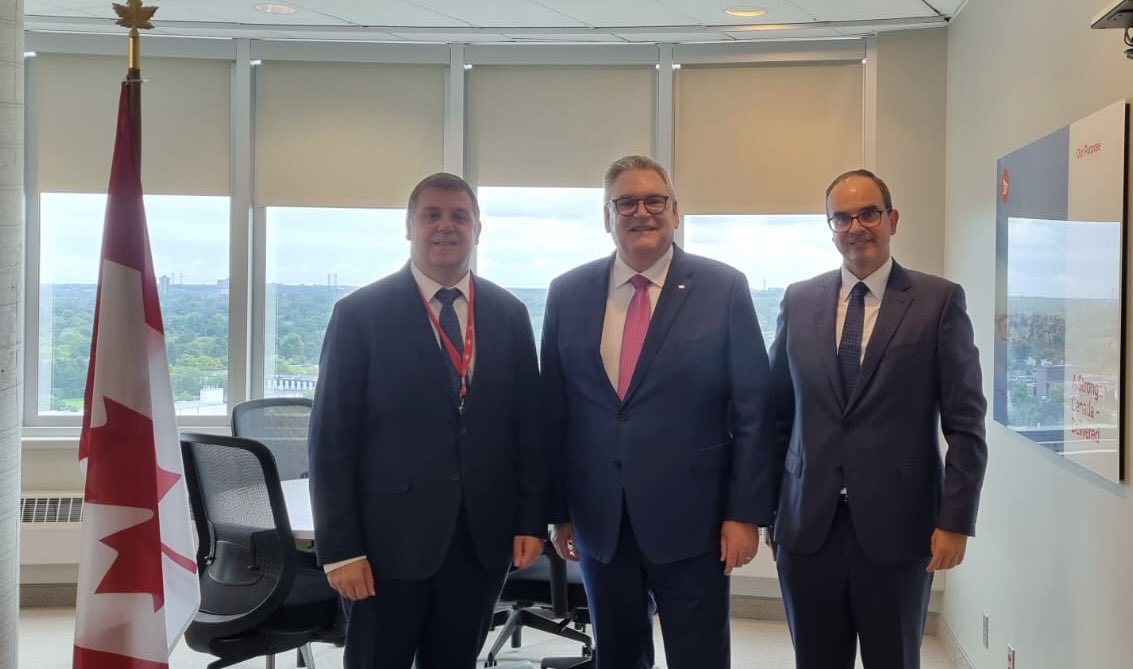 Gran encuentro entre el Presidente de <a href="/Correos/">Correos</a>, Juan Manuel Serrano  y el Presidente y CEO <a href="/canadapostcorp/">Canada Post</a> , Doug Ettinger. La mayor empresa pública 🇪🇸 abre horizontes en 🇨🇦.