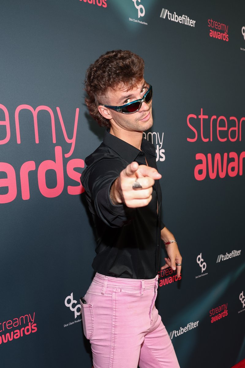 hey you 👈 thanks for tuning into the #streamys