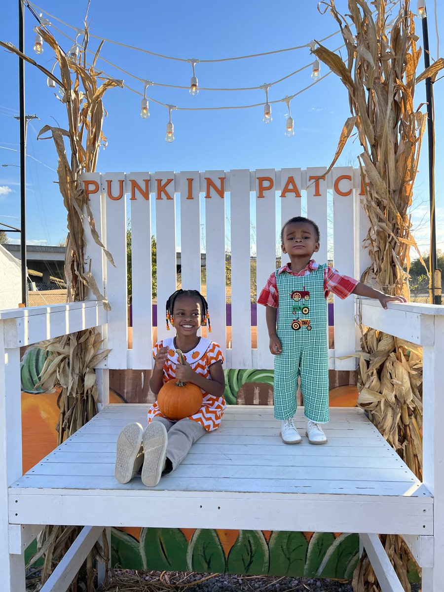 ThePattenFamily's tweet photo. @Expedia A5: I love taking our kids to the pumpkin patch! They love picking the pumpkins and carving them. It’s gonna be apart of our fall family traditions. #expediachat  #sweepstakes https://t.co/fJi3KGa2xW