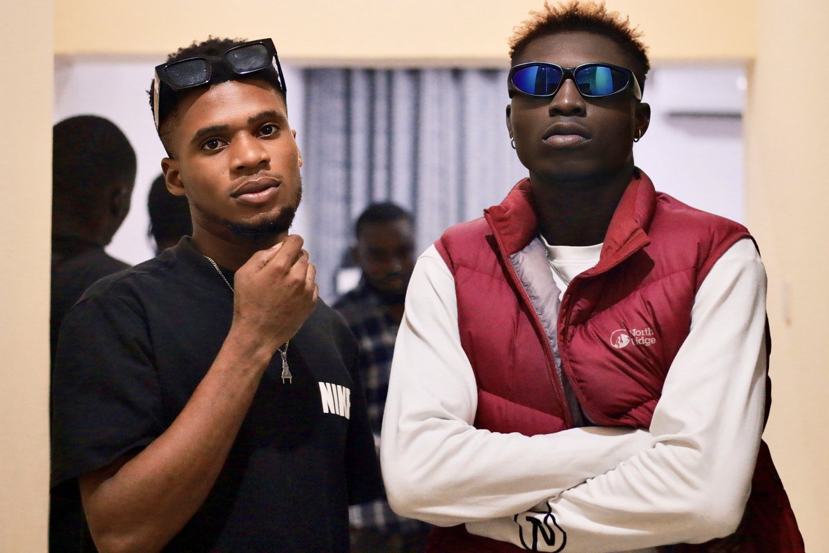 Officialdswitch's tweet photo. Maddest Combo🔥🔥🚀
I present to you @ayodiplomacy_ the producer of HARKEN EP
Harken is a testament to the great chemistry we both share 💯🔥🚀
Keep streaming Harken EP
#bubagirl #viralvideo #Harken #HarkenTheEp #Dswitch #jjk234 #supermoon https://t.co/BwdPt0fADf