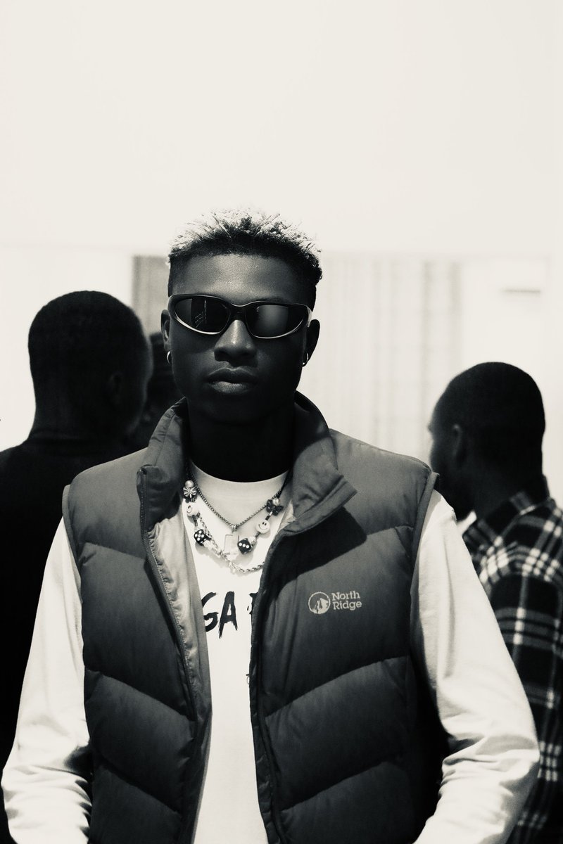 Officialdswitch's tweet photo. Maddest Combo🔥🔥🚀
I present to you @ayodiplomacy_ the producer of HARKEN EP
Harken is a testament to the great chemistry we both share 💯🔥🚀
Keep streaming Harken EP
#bubagirl #viralvideo #Harken #HarkenTheEp #Dswitch #jjk234 #supermoon https://t.co/BwdPt0fADf