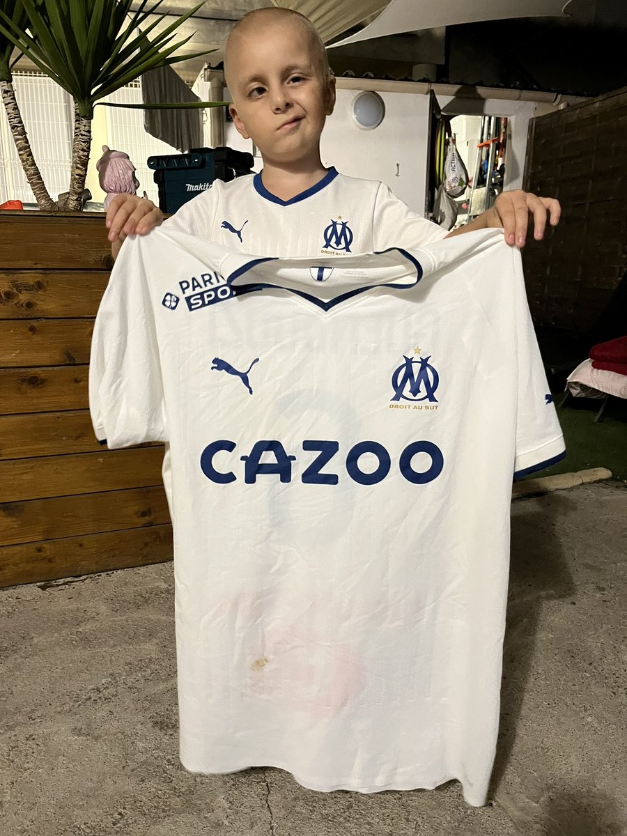 le combat de kenzo 💙🤍 tweet media