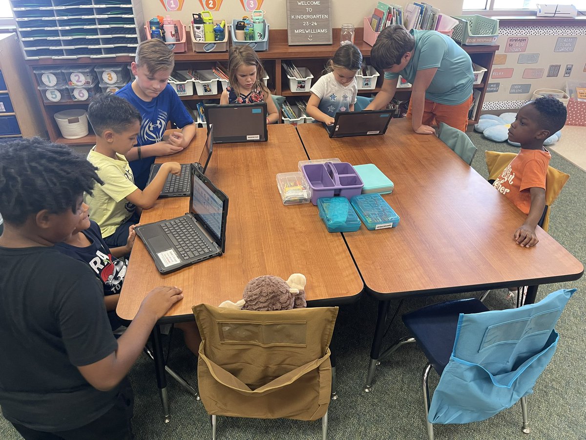 Thank you 5th grade for helping our Kindergarten students login to their laptops for the first time!