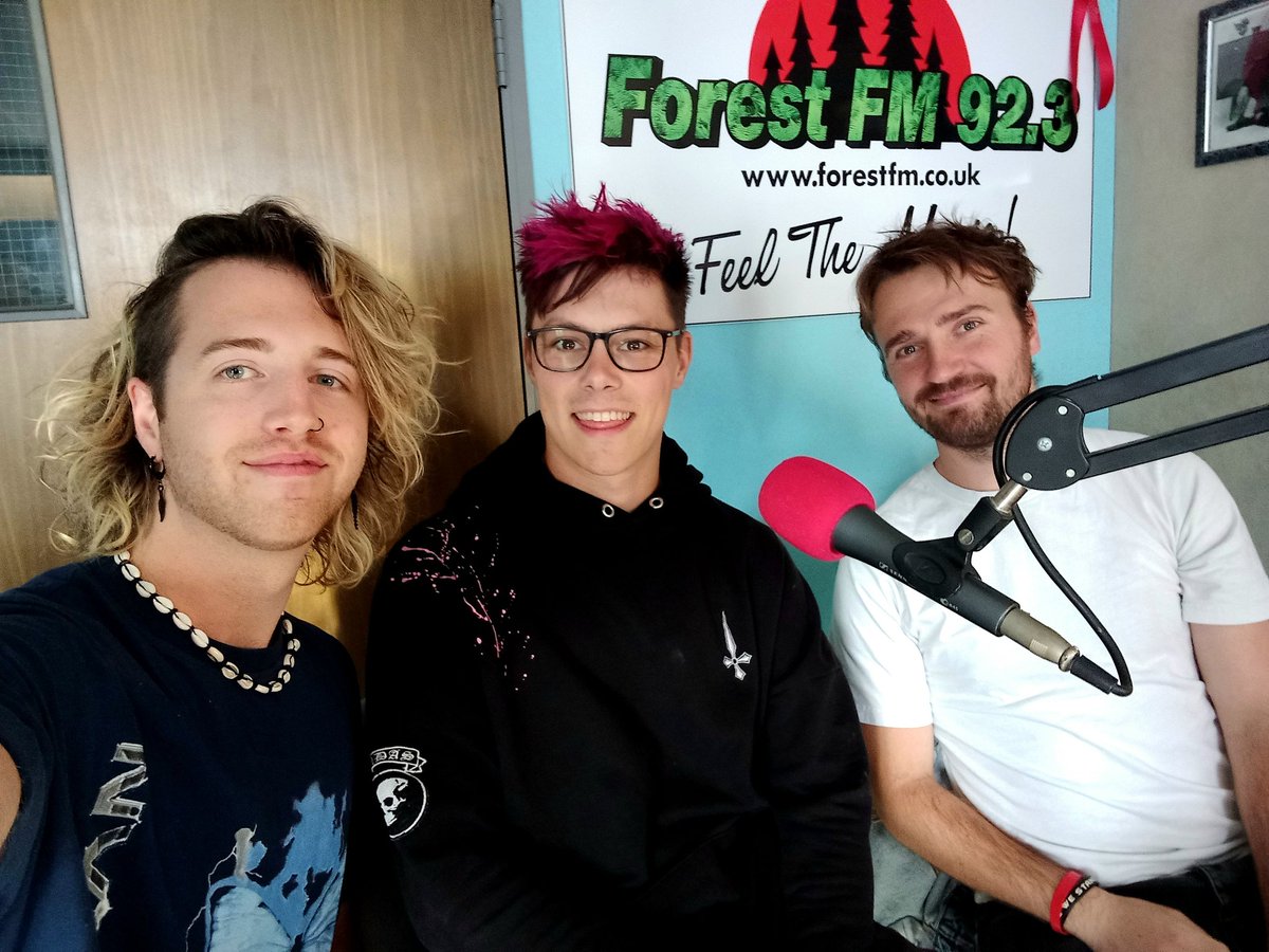 SOS (@sxoxsofficial) on Twitter photo Big thanks to <a href="/ForestFM/">Forest FM 92.3</a> for having us on for a lil chat and a groove to our new single 'with u' tonight! We had a blast ππ€
#radio #interview #newmusic #newsingle #spotify #youtube #band #rock #pop #alternative Big thanks to <a href="/ForestFM/">Forest FM 92.3</a> for having us on for a lil chat and a groove to our new single 'with u' tonight! We had a blast ππ€
#radio #interview #newmusic #newsingle #spotify #youtube #band #rock #pop #alternative