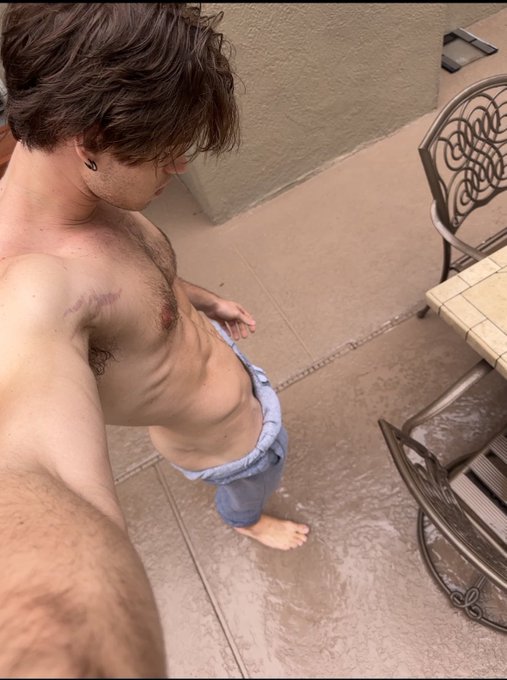 Well well well hurricane, intimidated you didn&rsquo;t I? https://t.co/U0Dh0850fM