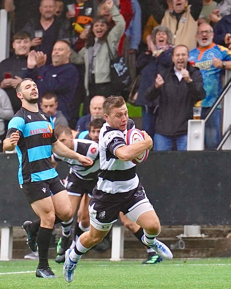 Can’t wait for the opening @WelshRugbyUnion @IndigoPrem fixture at #sardisroad this weekend @PontypriddRFC v @Cardiff_RFC Here’s #scrumhalf @JoelRaikes on his way to scoring in last season’s corresponding fixture #weareponty #olé #pontypridd #rugby #rugbyplayer #valleysrugby