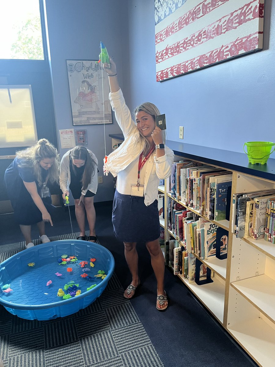 LyncrestSchool's tweet photo. Welcome Back, Lyncrest Staff!  It’s so great to SEA you as we Dive Into Learning this school year!  #FINtasticteachers #JAWsomeschoolyear #Lyncreststars https://t.co/2aphnycaHq
