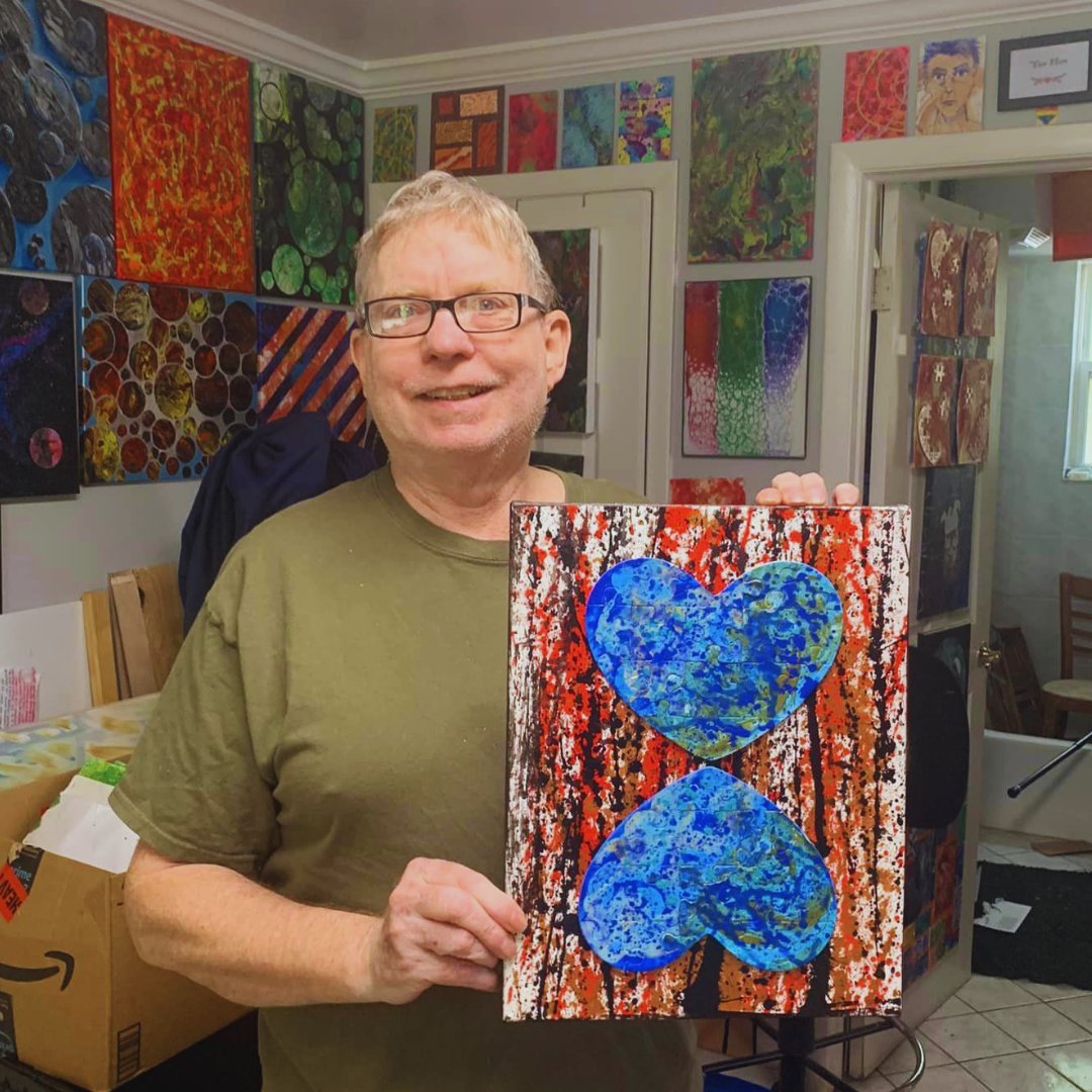 When Molly Glynn died biking in 2014, her heart was donated to this man, Jeff. Now he has a painting by Molly's husband Joe. It is comforting to know that Molly's heart continues to beat, and we remember her each year we ride. Ride + remember 9/9 👉lovehardbikeride.org/ride-details.h…