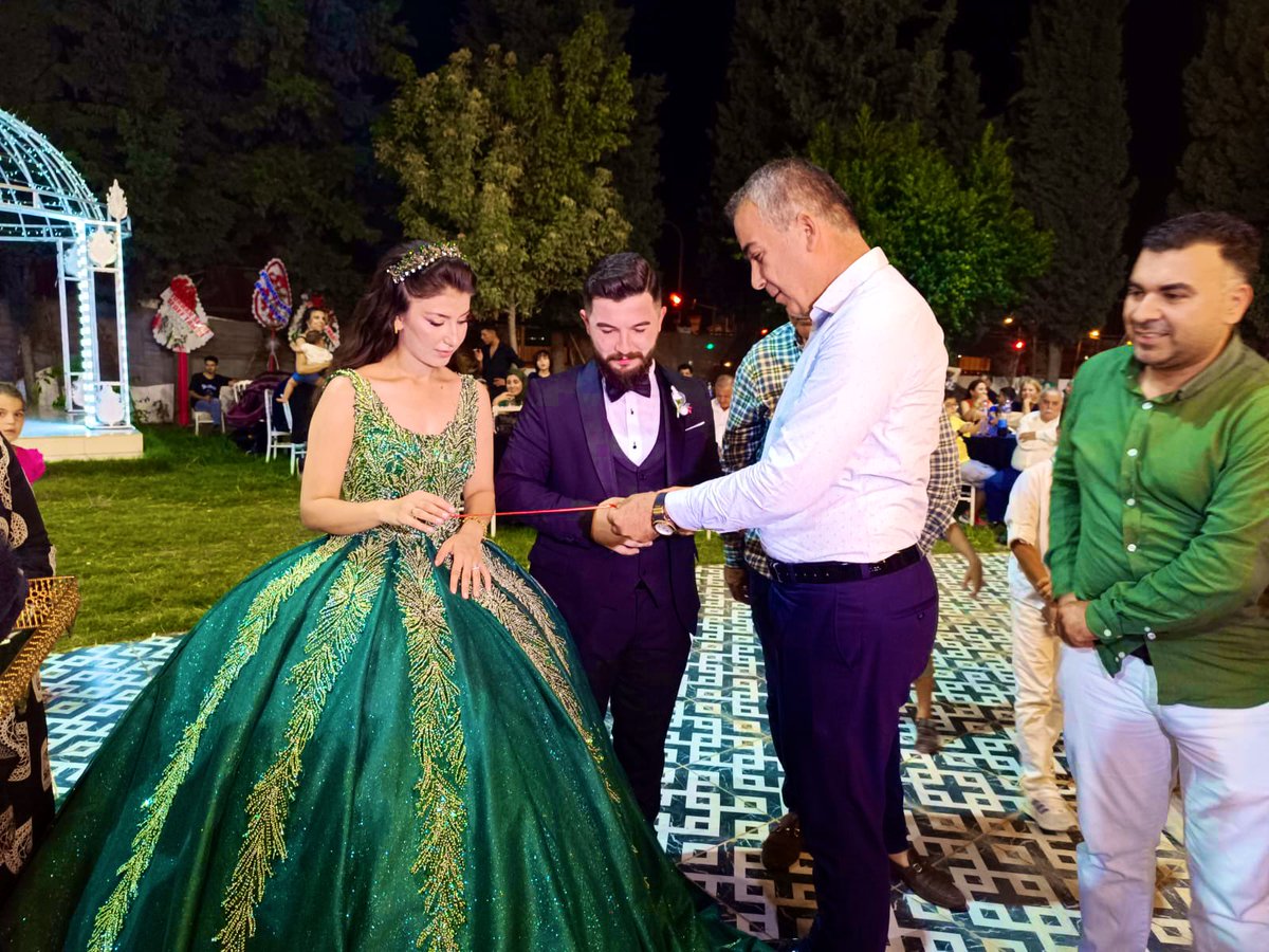 omererdalclk's tweet image. #Topal &amp;amp; #Kalı ailesinin Nişan merasimine değerli teşkilatımızla katıldık.. 

Evliliğe ilk adım atan gençlerimizin ve ailelerinin mutluluğuna eşlik ettik.. 

Her iki aileyede hayırlı olsun. #FatmaNur &amp;amp; #MehmetAli kardeşlerimize tebriklerimi diliyorum.💐