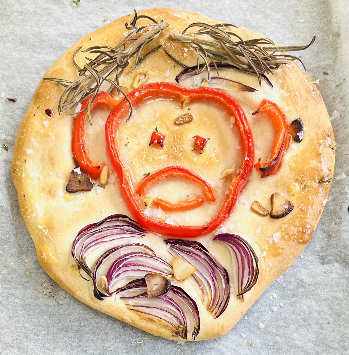 MissHainesHEc's tweet photo. Our fabulous NPA Bakery students were back again with an array of wonderful focaccia art! 🎨🧑🏻‍🍳 They truly are coming on leaps and bounds, well done everyone! Remember to update your OneNote with your masterpieces! 🤩 @KingsParkSec @KpssPEandHE @MrsWalkerHE https://t.co/qRBmcSJhrA
