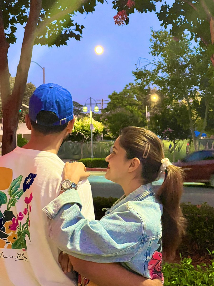 RubiDilaik's tweet photo. Mera Suraj, aur woh neela chaand 🌙 https://t.co/GF9hke1lsx