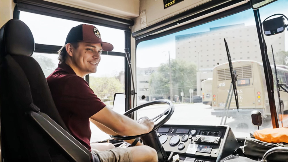 TXST_Transport's tweet photo. Leave something on the bus? Not sure where you are headed? See something youβre concerned about? Talk to the driver!
Our bus drivers are always happy to help with any situation #TXST #TXST27 https://t.co/3J1uLcHVpc