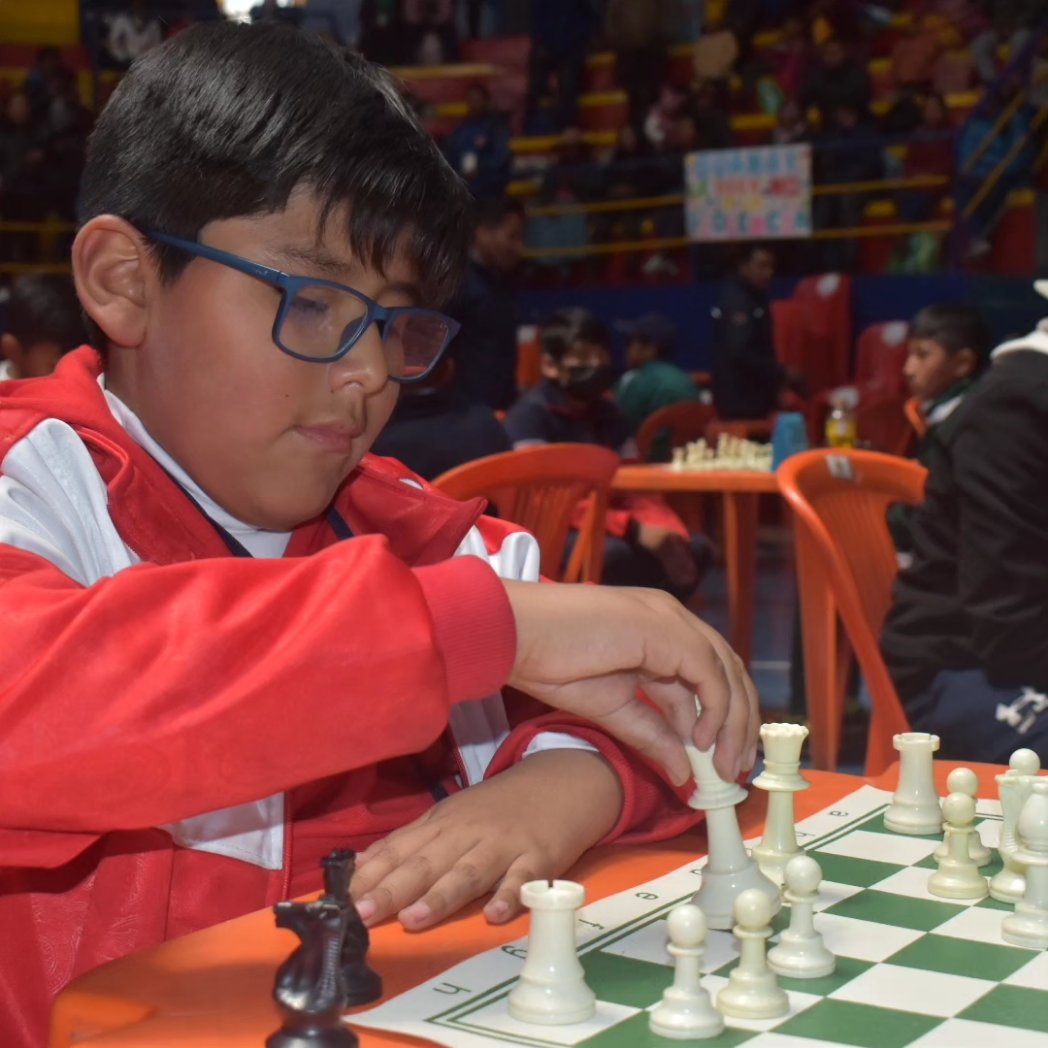 DdeLpz's tweet photo. 1ra Olimpiada de Ajedrez Fase Departamental

La Dirección Departamental de Educación La Paz va organizando la 1ra Olimpiada de Ajedrez en su fase departamental, Nivel Primario Comunitario Vocacional, evento que se lleva a cabo en el Coliseo Don Bosco del Prado. https://t.co/VJCnsYFmO2