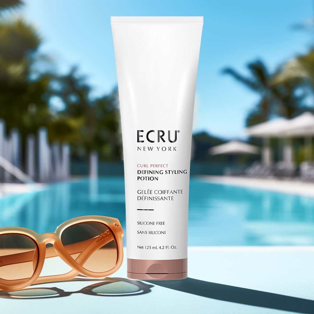 ECRUNewYork's tweet image. Combat frizz and resist humidity with Defining Styling Potion. 💦✔️Defined curls and waves without crunch. Available at ecrunewyork.com/shop/product/d…
#frizzfreecurls #definedcurls #summerhair #summerhaircare #hairproductsthatwork