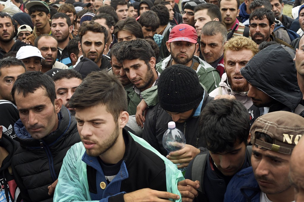 reiner_mikael's tweet image. #GrosserAustausch
#Ersetzungsmigration

Wenn das einstige ‘Unwort‘  zur Realität wird:

Der Begriff „#Überfremdung“ war 1993 (also vor 30 Jahren) für die Gesellschaft für Deutsche Sprache (GfdS) (noch) das Unwort des Jahres.