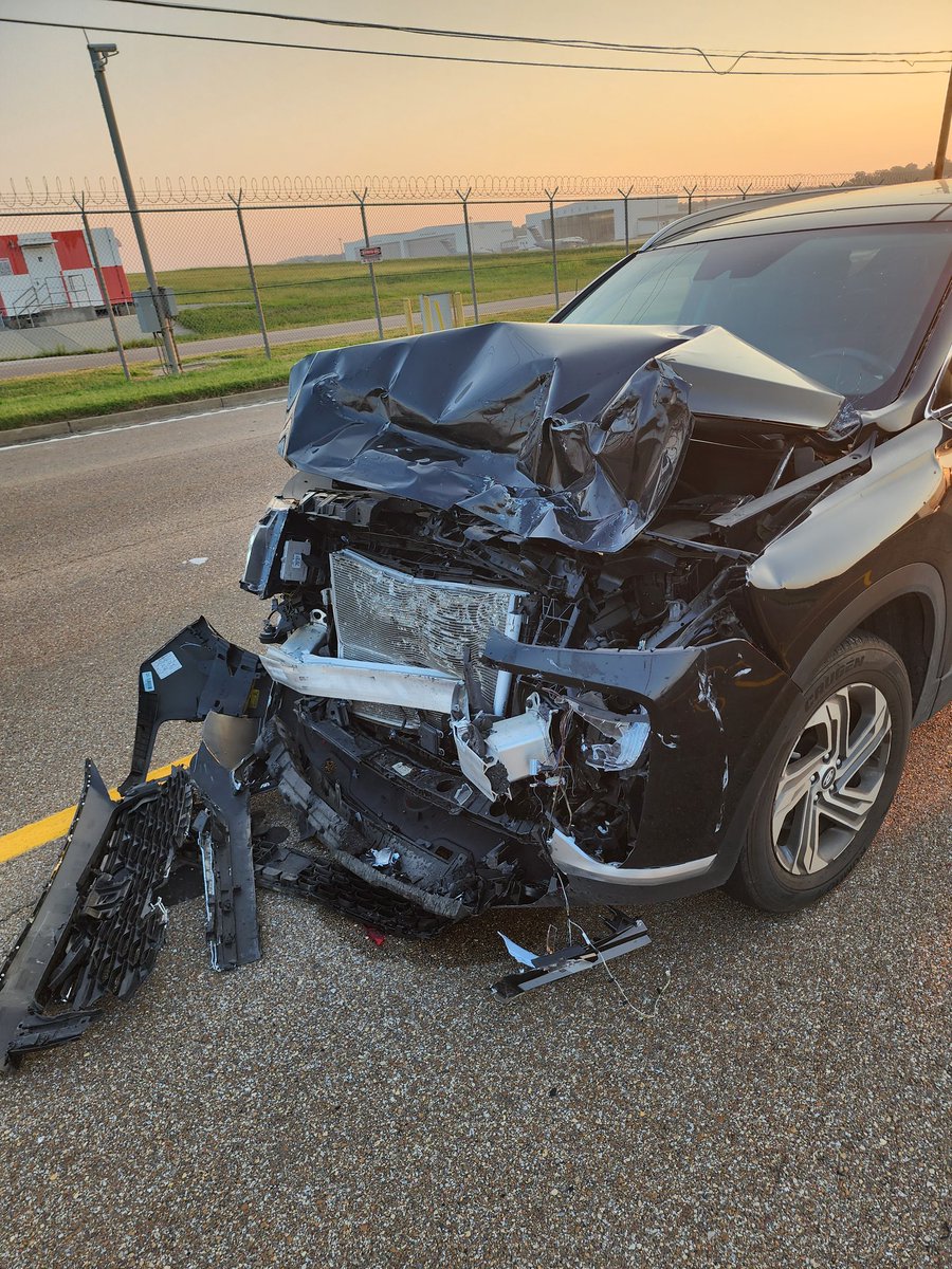 MrShiny818's tweet photo. @pulte This would be a blessing for me right now. My wife was in a car accident Friday that totaled our car (thankfully, she's okay! just sore and bruised) Insurance is paying it off, but getting a new car will be tough right now because we're also moving and money is tight. https://t.co/bQGDO9sLK4