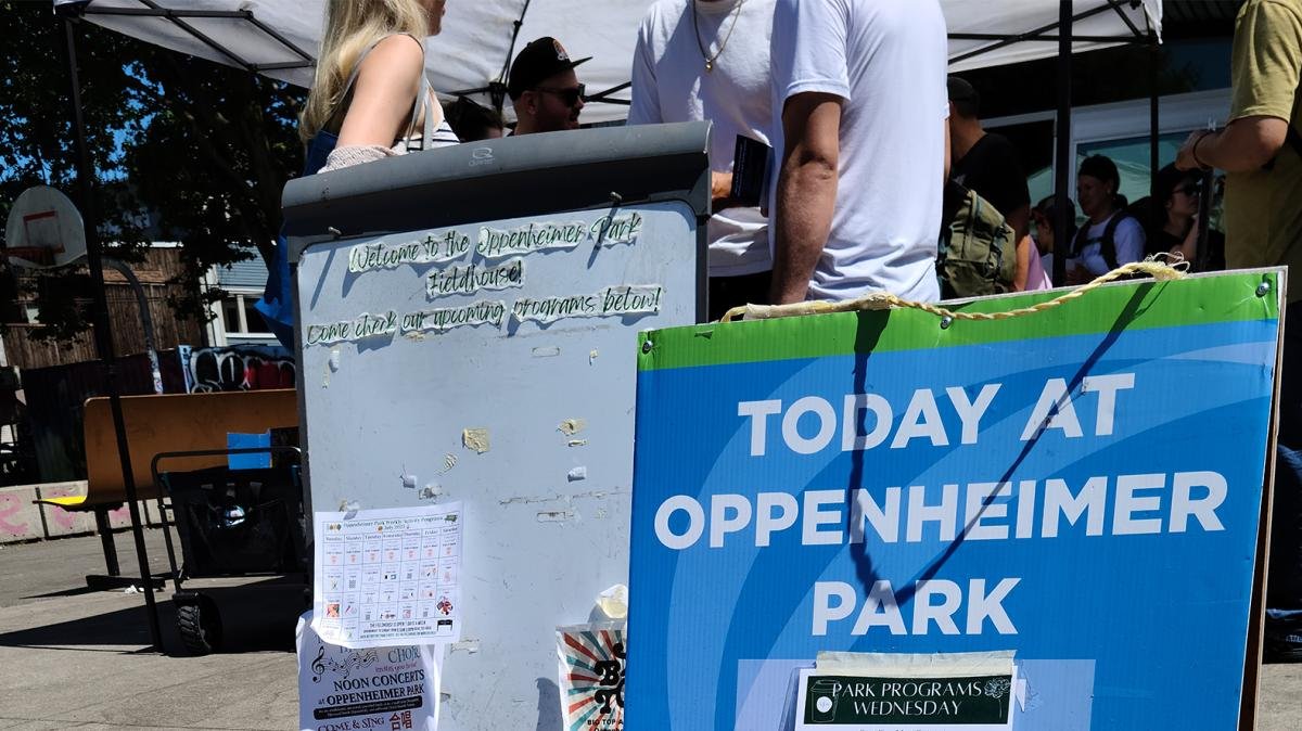 New story on extreme heat pop-up with <a href="/WorkingGear/">WorkingGear</a> <a href="/ubcccel/">UBC Centre for Community Engaged Learning</a> #ClimateActionMobilizers, <a href="/UBC_LE/">UBC Learning Exchange</a>  + <a href="/sustainUBC/">UBC Sustainability</a>   Climate conversations between <a href="/UBC/">University of British Columbia</a> students +  DTES residents at Oppenheimer Park. 🥵🌳🍦sustain.ubc.ca/stories/coolin…