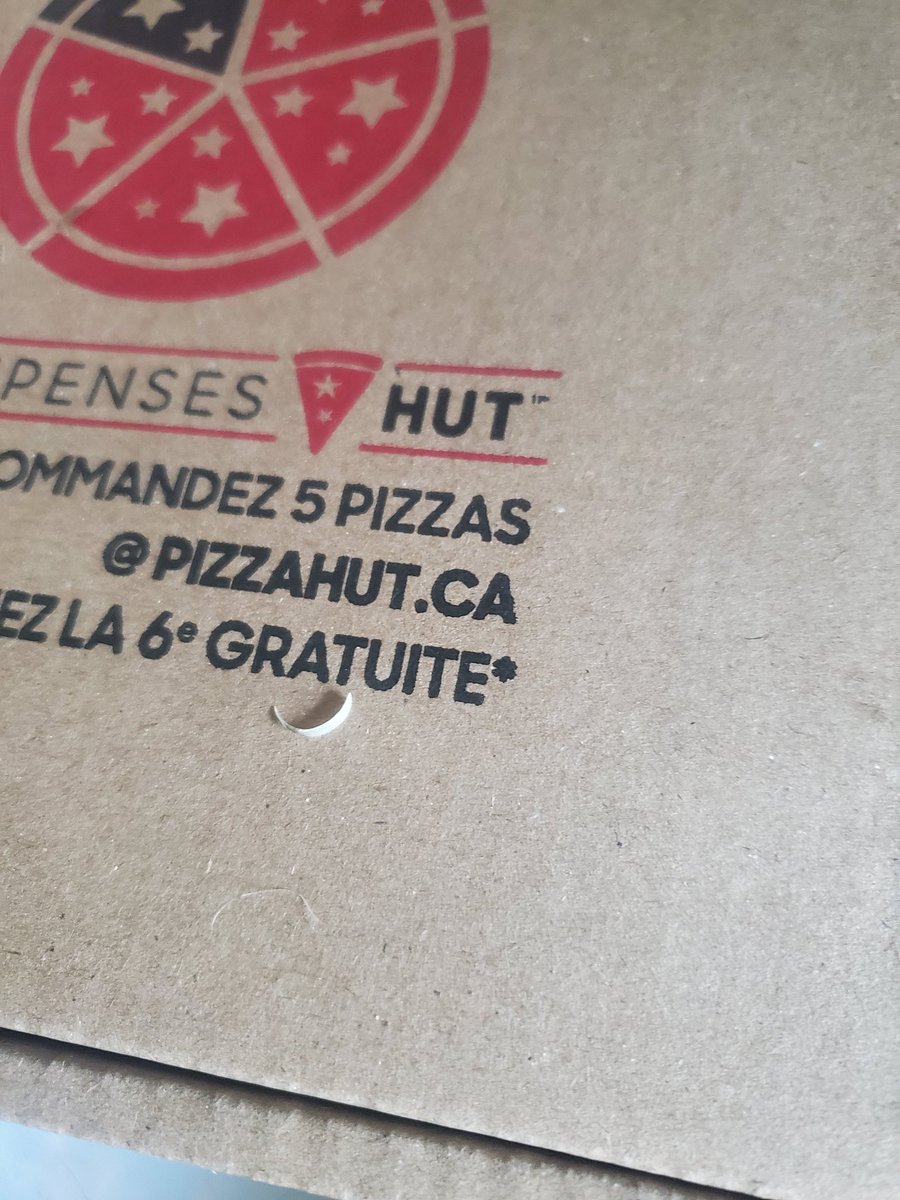 HannahBang22's tweet photo. @PizzaHutCanada I got a pizza Aug 19 and when I opened my pizza there was a fingernail clear as day. I called customer service many times and spoke to the store owner. I was told I would get a refund and customer services keeps saying someone will call me but no contact or refund https://t.co/ffPU6ljmpX