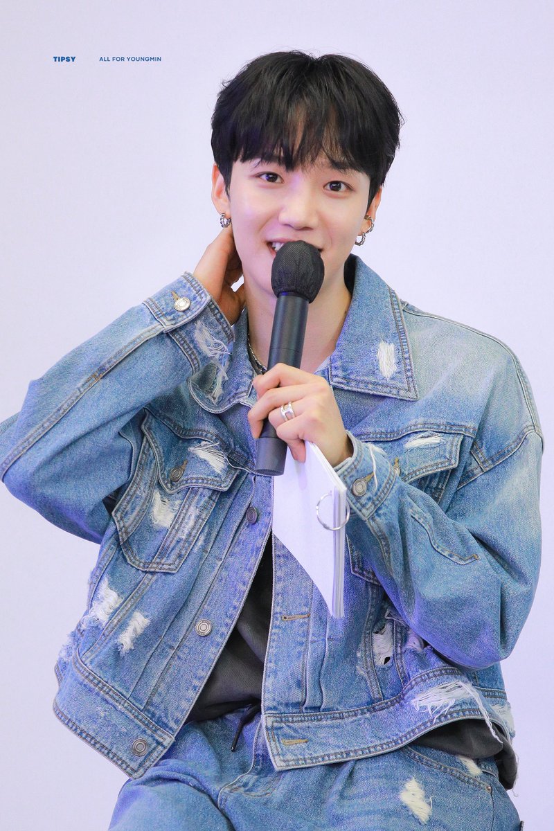 limyoungmin_net's tweet photo. 230830

영민아 잘 쉬고 다음에 보쟈~

#오늘도행복해_영민 #임영민 
#LimYoungmin #youngmin https://t.co/H9XGQb4yfH