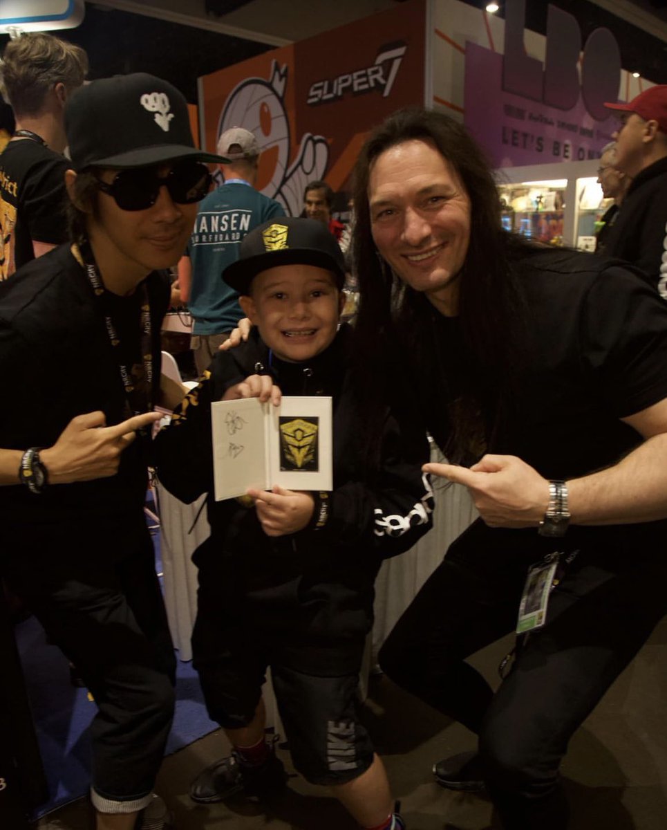 tkntrades's tweet photo. This little guy became an #NRCitizen right away🙌🏼 You see by the smile on his face, how much he enjoyed the time at our Booth and his new Limited TKNtrades NRCity EEPMON Special NFT Trading Card😎 @NRCity_Universe https://t.co/Pgtue1lA7l