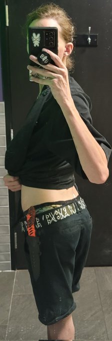 This bunny just made you lunch, wyd? https://t.co/LfWcURNRui