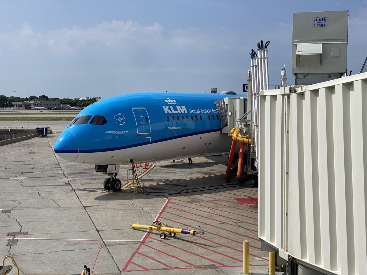 Belle découverte de la nouvelle cabine Premium Economy de <a href="/KLM/">KLM</a> sur le vol KL655 AMS-MSP en B787-9 Dreamliner qui est super confortable et délicieuses prestations ! Il me reste qu’un vol <a href="/Delta/">Delta</a> DL943 en B717 MSP-ORD pour les derniers vacances estivales d’une semaine à Chicago !