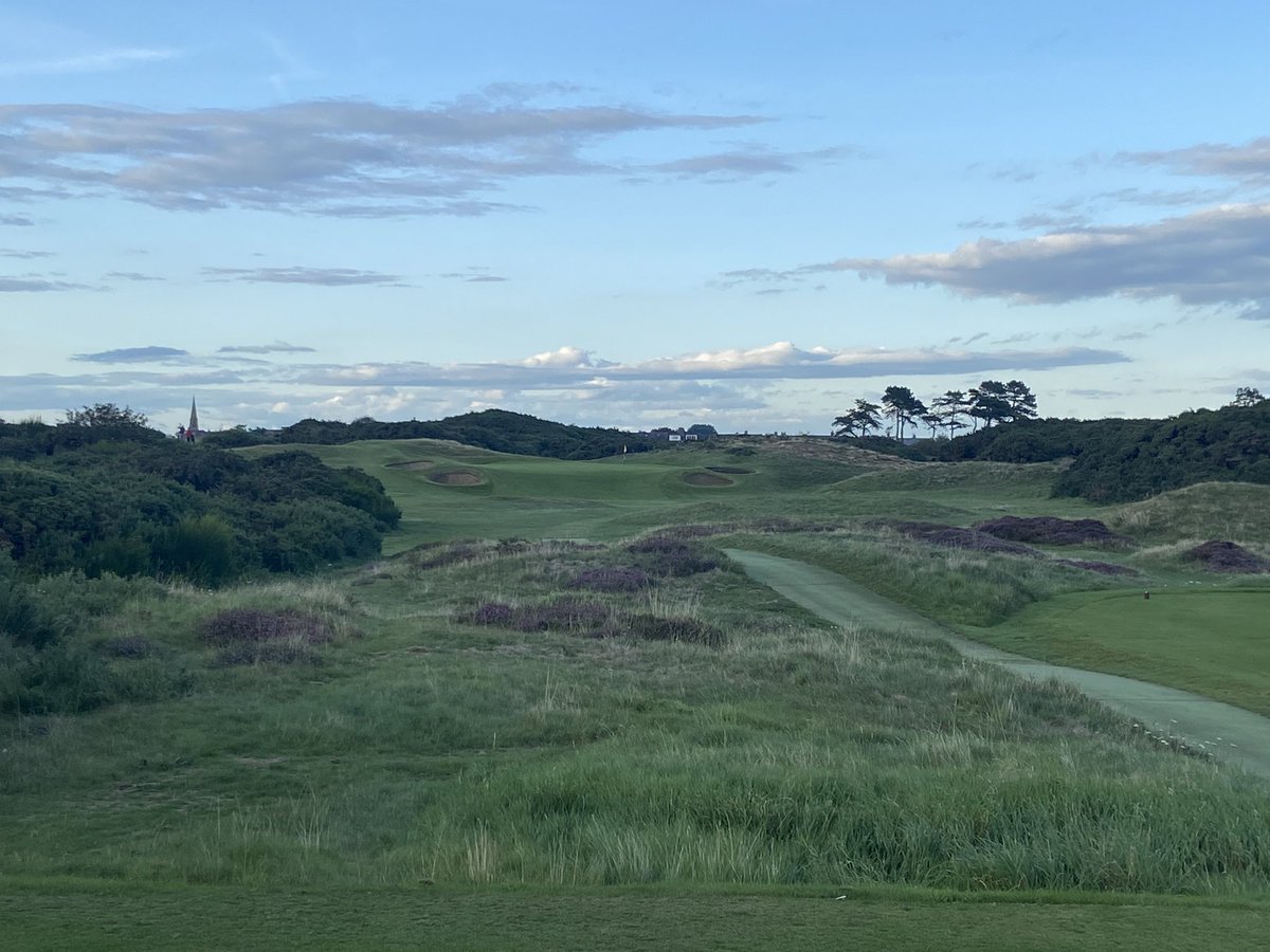 What a treat today playing @sillothgolfclub in the sunshine with my old man. Absolutely love the layout I wouldn’t tire of playing there ever