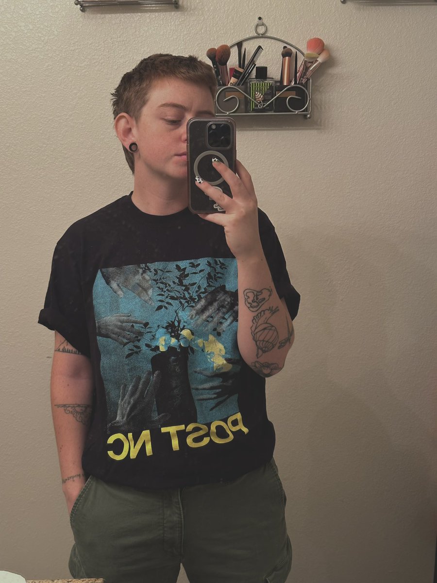 your local skater them ❀ tweet media