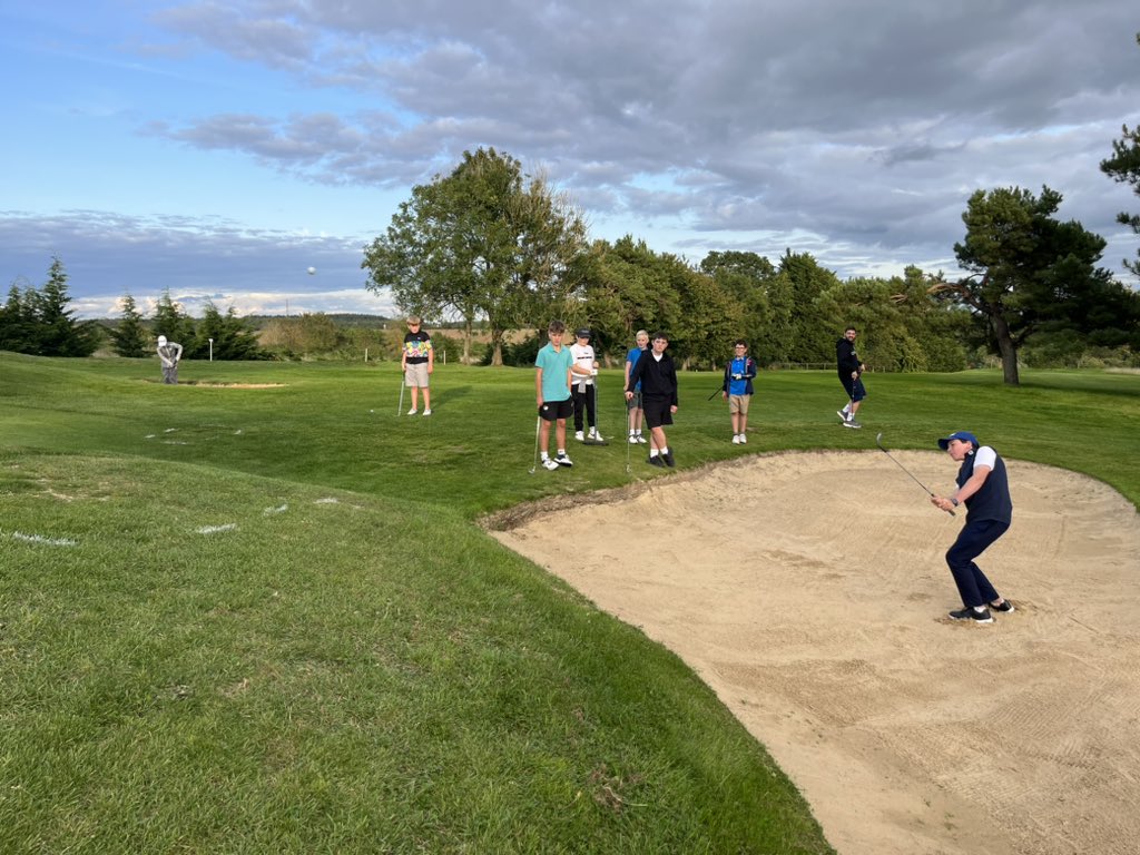 pgajimmer's tweet photo. Another fab Cobras ๐โClubโ session this eve out on the course @CirencesterGolf ๐๐ป ๐๏ธ ๐๐ปโโ๏ธ #growingthegame #juniorgolf #golfinthecotswolds #bunkers #rakeit #sandbeforeball #hitithard #getitout https://t.co/9RHyeaHDYN