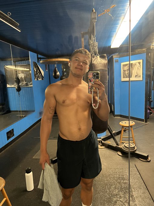 back at the body building gym 💪 https://t.co/P3SLhJUR5R