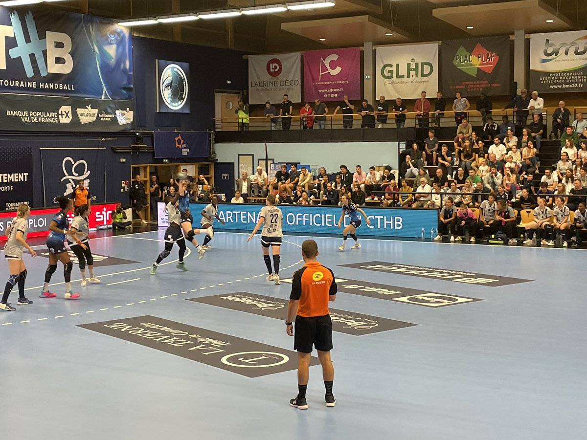 Le <a href="/CTHandBall/">Chambray Touraine Handball</a> s’impose à domicile pour le 1er match de la saison devant #StellaSt-Maur 29-22 Bravo les #Conquérantes <a href="/YvesGuer/">yves guerin</a> @mkmoulay <a href="/BouhourC/">BOUHOUR Christophe</a>