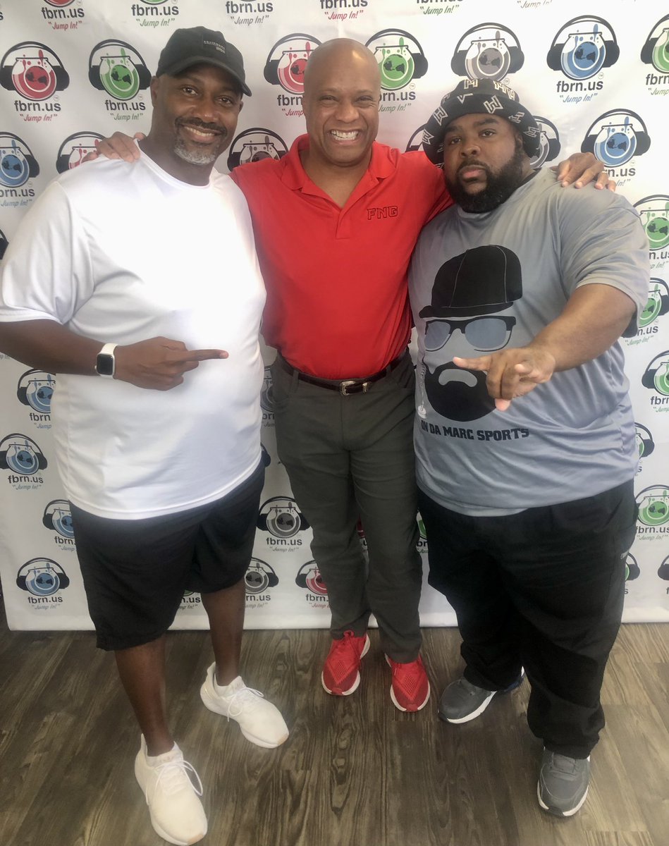 What an awesome show! Huge thanks to Kenny Matthews @KennyMatthews fridaynightglory.com for joining us at the @FishBowlStudios 🎙️ More excitement ahead – stay tuned for next week’s game recaps. Can't wait to welcome you back, Kenny! @Marchen44 @Coast2Coasttc @IAMEPIC247