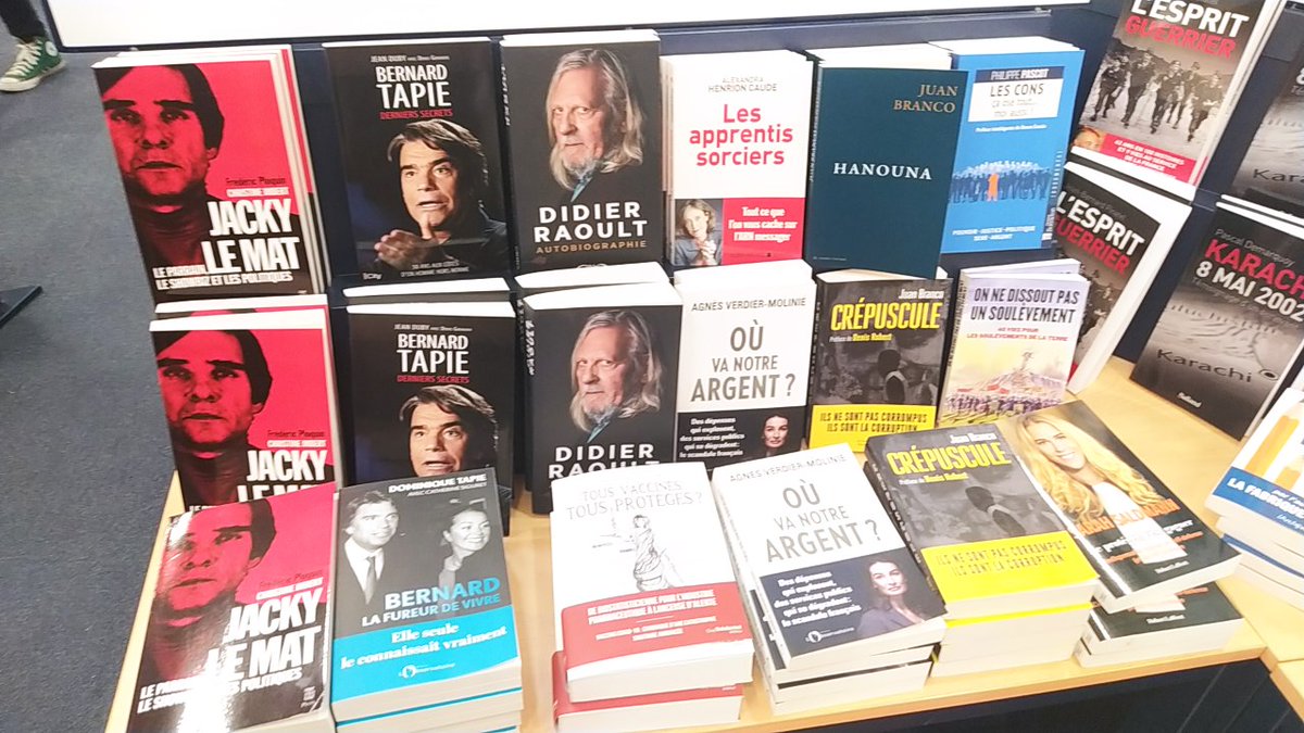 fleuteu's tweet photo. Je suis allé à Cultura hier...la vision d'horreur. Regardez les livres qu'ils mettent en avant 🤢🤮
Des faussaires, des voyous, des antivax et de la barbarie ultraliberale
#Acultura https://t.co/8fKen5vPz2