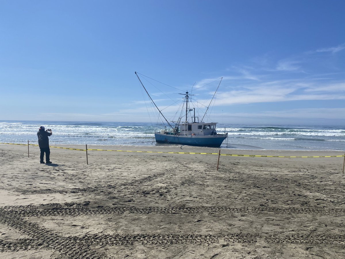 RMPONP76's tweet photo. Met Out West Photography on the beach today 🇺🇸💪 https://t.co/mBeBdcjp9K