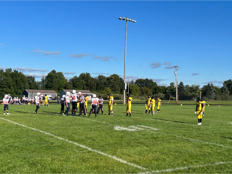 LkVlFalconPride's tweet photo. LakeVille Middle School coming out strong tonight against Powers. https://t.co/7Kir3mtZDY