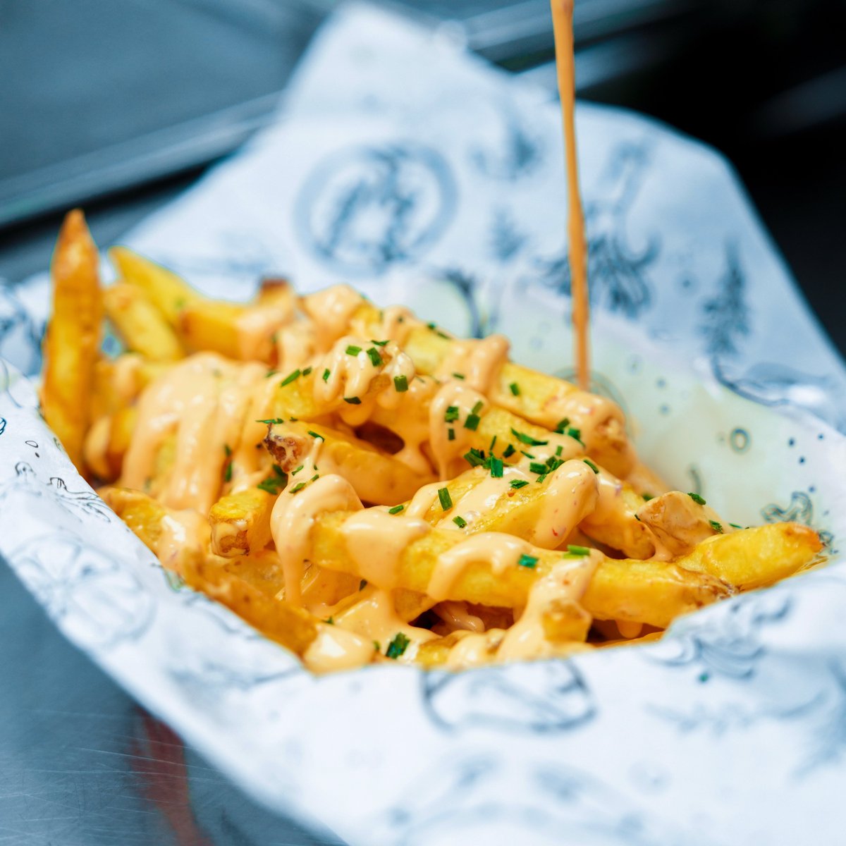 Shrimpzoneksa's tweet photo. تلغوصها .. تقرمشها .. تعيشها!🍟

بطاطس #منطقة_الجمبري جربها على كيفك🧡

#عيش_التجربة
#جدة
#الرياض
#مكة
#الدمام
#المدينة_المنورة
#السعودية https://t.co/jOSfvoB7G1