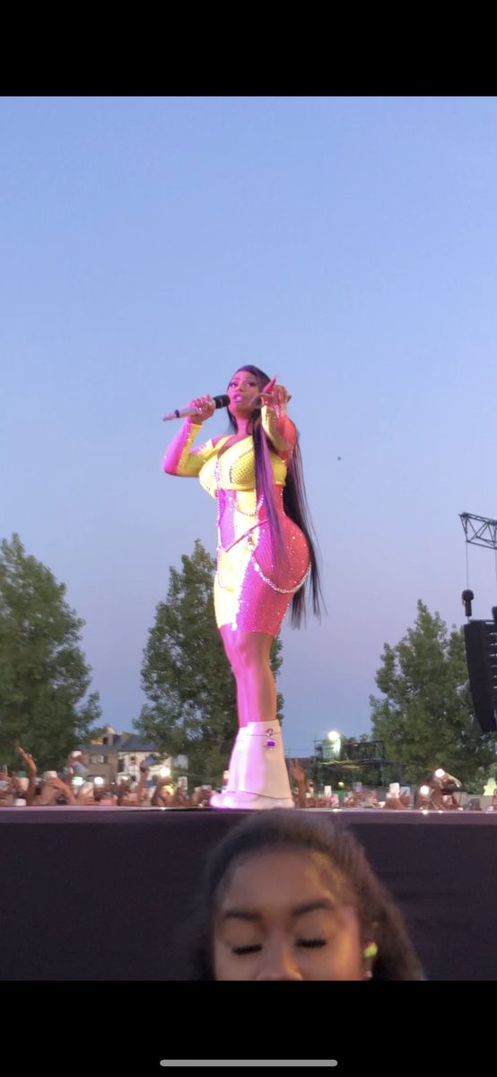 GeorgiaTMUK__'s tweet image. #LastTimeISawYou @NICKIMINAJ WIRELESS, LDN